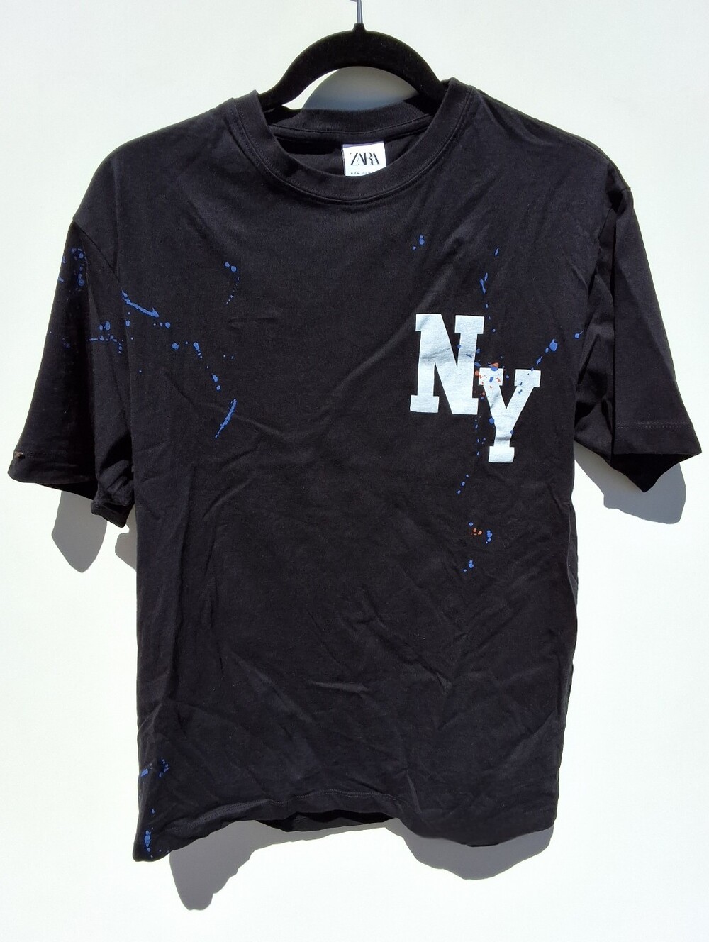 Zara 'NY' Graphic T-Shirt With Blue Paint Splatter - Black (Size M)